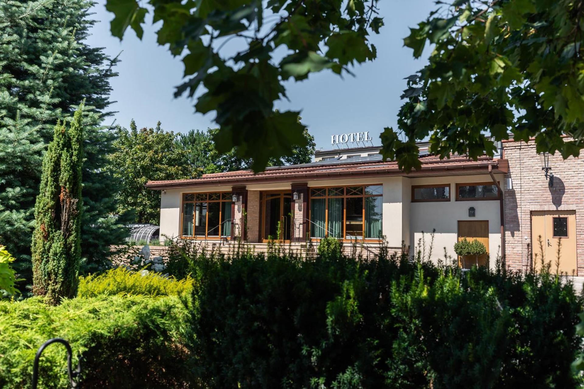 Hotel Podlasie Белосток Экстерьер фото
