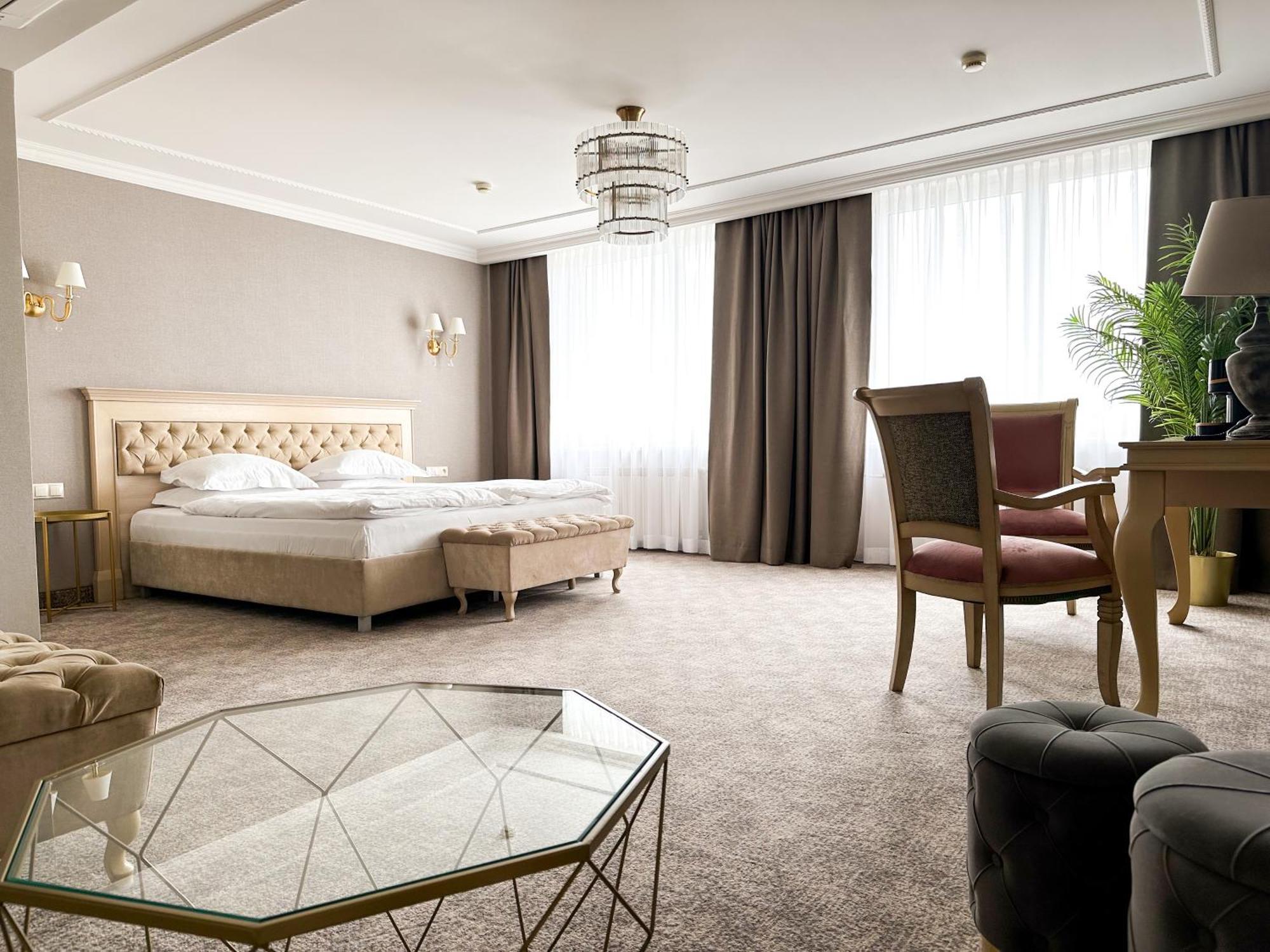 Hotel Podlasie Белосток Экстерьер фото