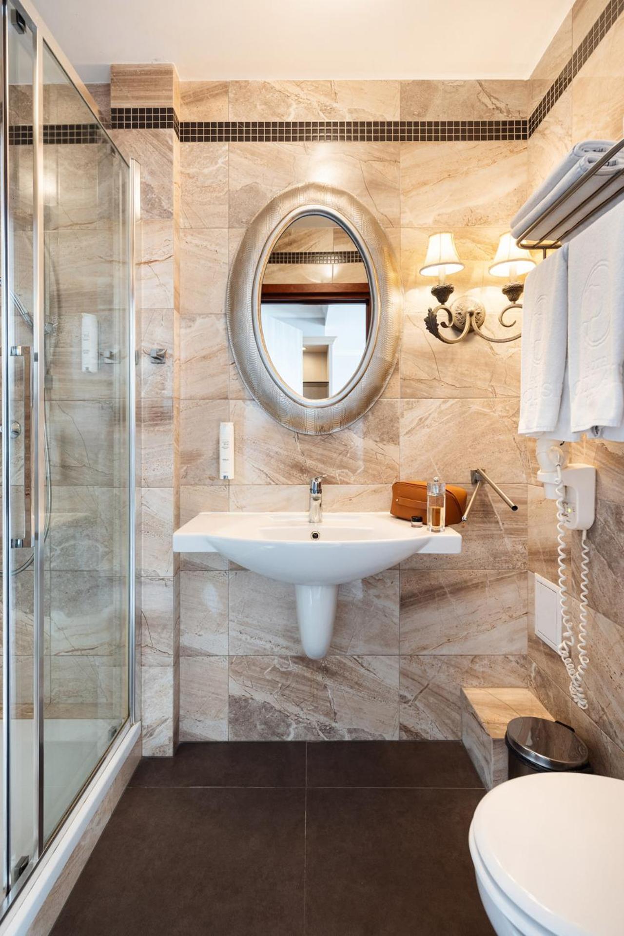 Hotel Podlasie Белосток Экстерьер фото
